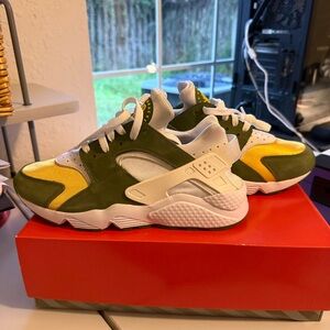 NEW Nike Stussy x Air Huarache LE Dark Olive Size 8.5 Mens